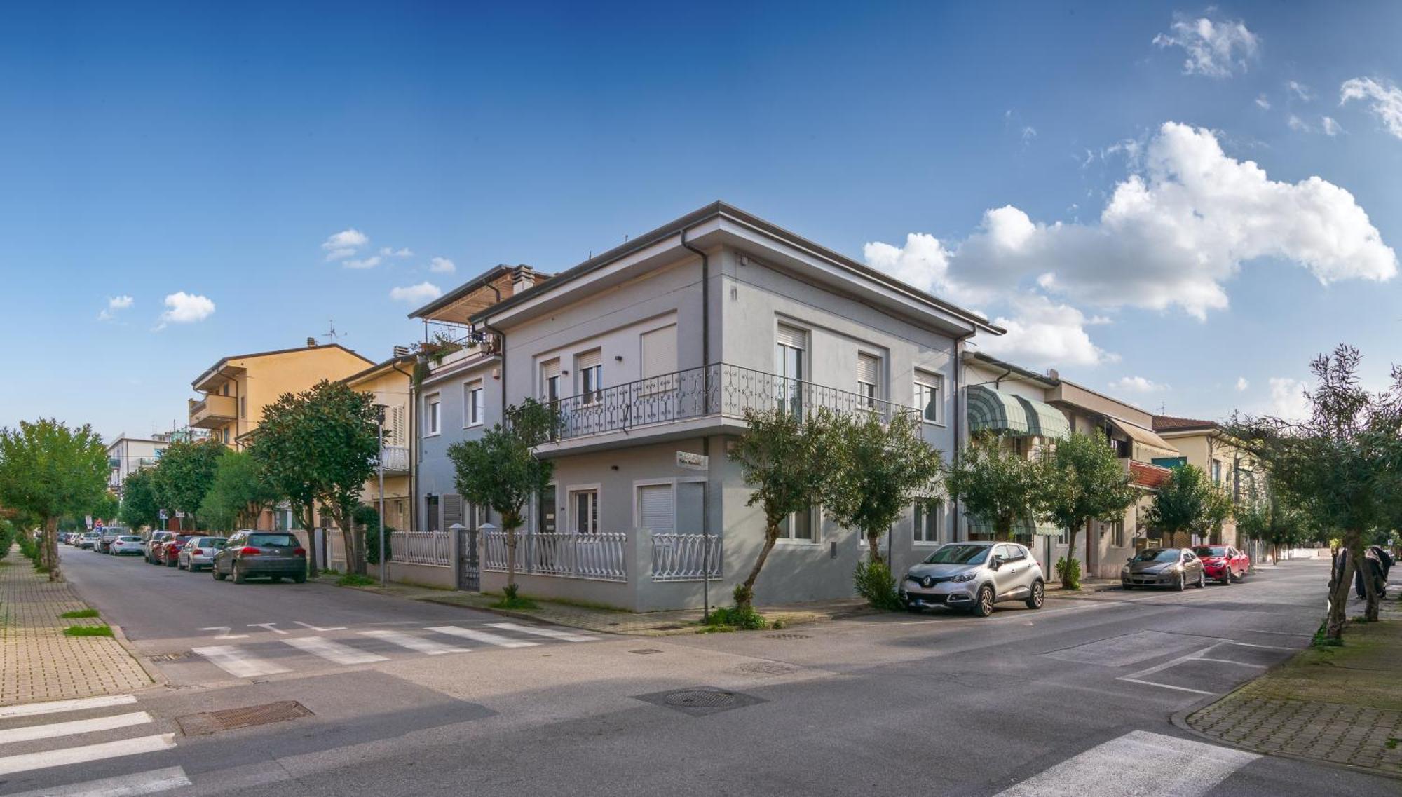 Casa Vacanze Da Antonio Ristrutturata Luglio 2023 Viareggio Exterior foto